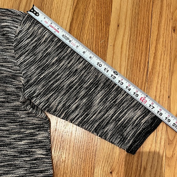 H&M | 3/4 sleeve high-low cotton knit sweater in marled black & cream, large - Picture 12 of 16